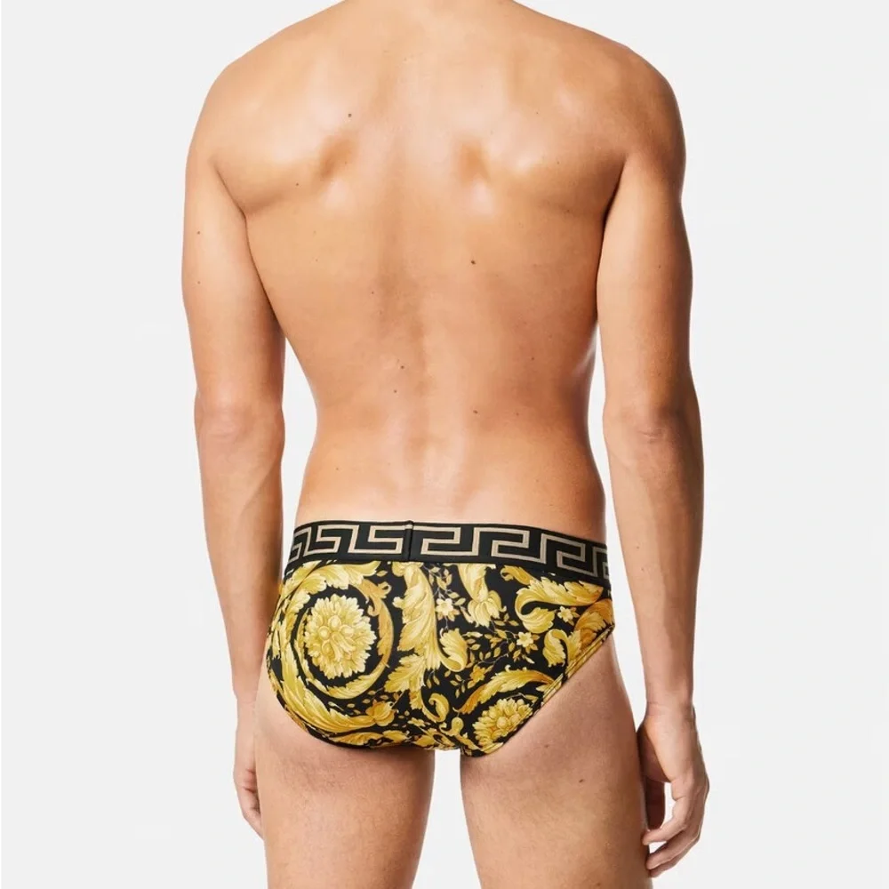Versace - Picture 4 of 8